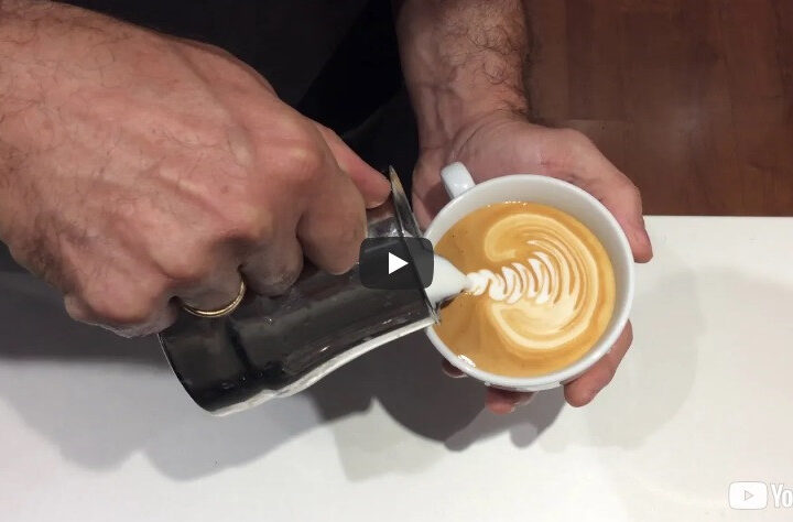 SWAN LATTE ART